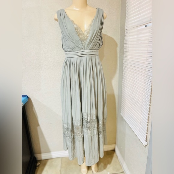 Little Mistress Pleated Lace Maxi Evening Dress in Sage colour Maternity dress 8 - Picture 6 of 15